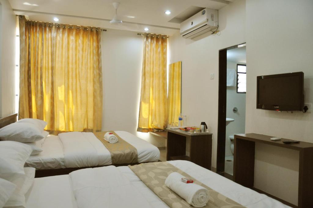 Sai Srushti Hotel Shirdi Exterior photo
